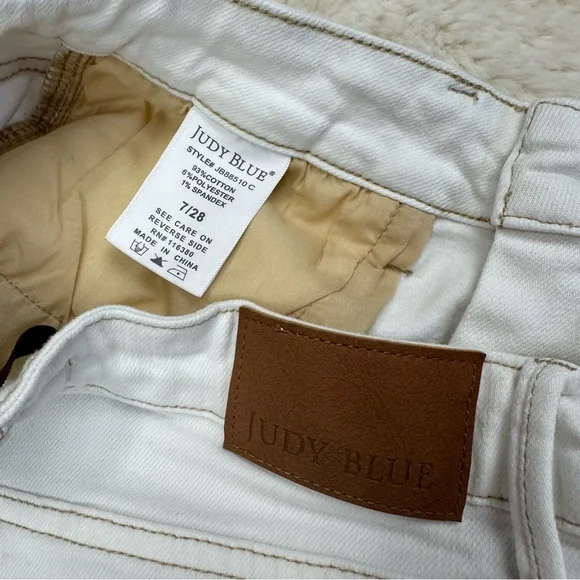 Judy Blue White Straight Leg Jeans, 28 - Picture 9 of 10